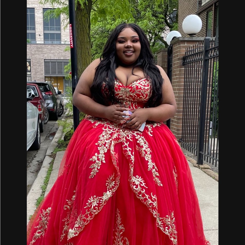 Beautiful red prom dress!! Worn once. Get ready ladies for the prom season